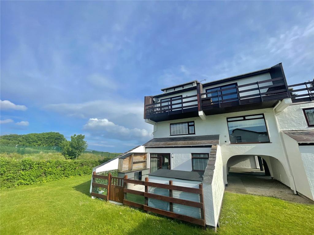 Deganwy, Conwy LL31 3 bed apartment for sale £249,950