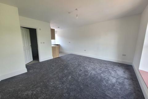 2 bedroom flat to rent, Queen Victoria Street, Tredegar