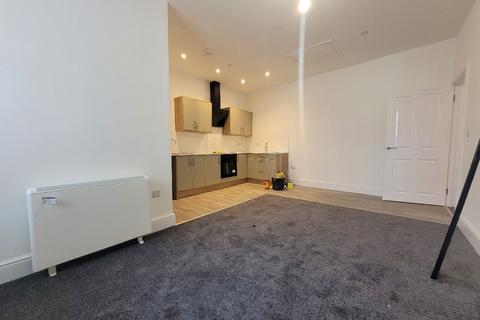 2 bedroom flat to rent, Queen Victoria Street, Tredegar