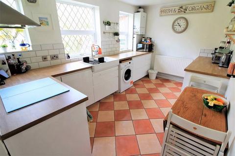 4 bedroom terraced house for sale, Westfield Road, SEDGLEY DY3