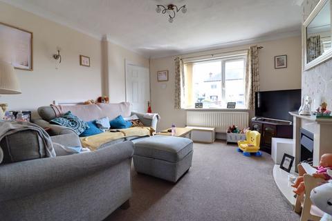2 bedroom end of terrace house for sale, Crossway, Stafford ST16