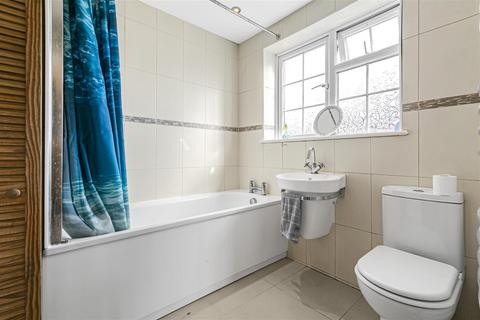 10a Napier Road, Ashford, TW15 1TG