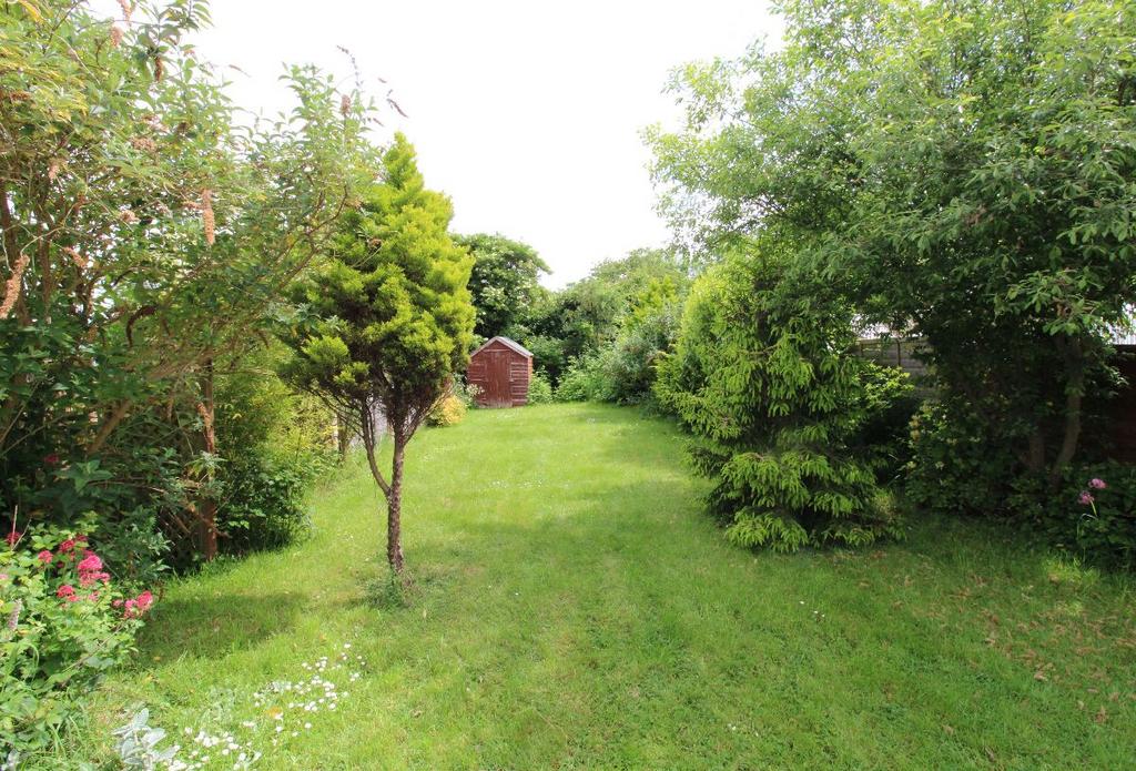 Mill Road, Bozeat, Wellingborough 3 bed semidetached house for sale