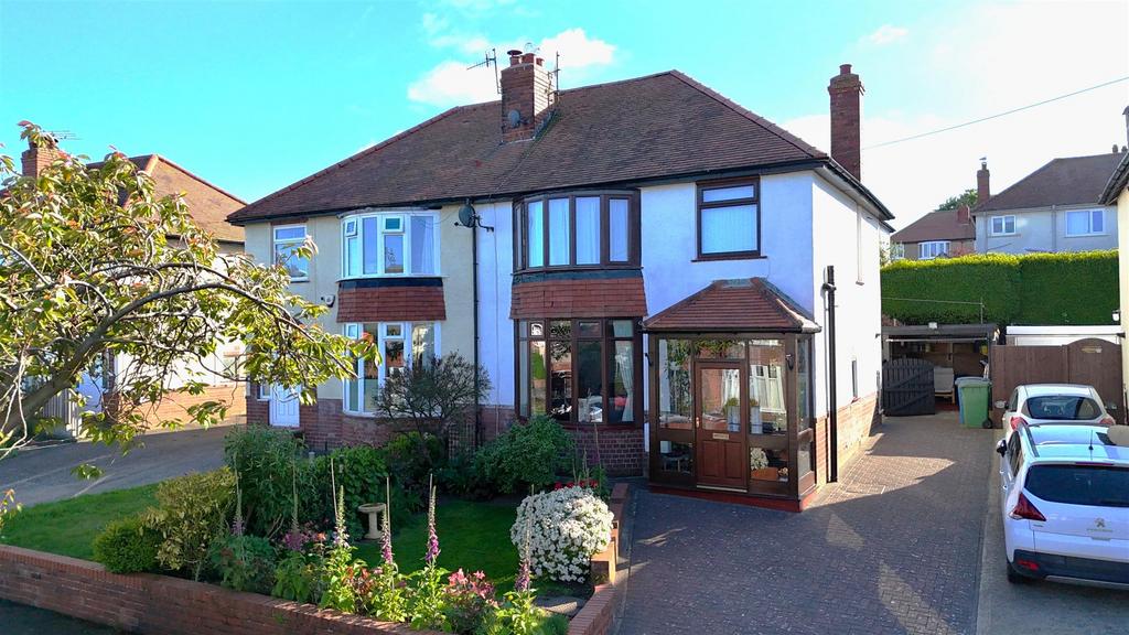Newlands Park Grove, Scarborough 2 bed semidetached house for sale £