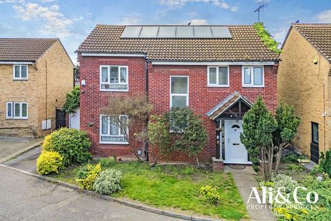 2 Addison Gardens, Grays, RM17 5QU