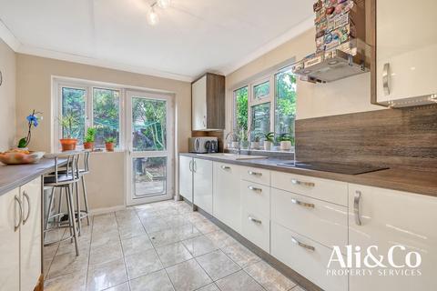 2 Addison Gardens, Grays, RM17 5QU