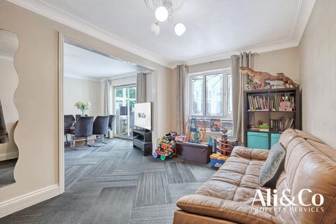 2 Addison Gardens, Grays, RM17 5QU