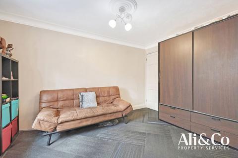 2 Addison Gardens, Grays, RM17 5QU