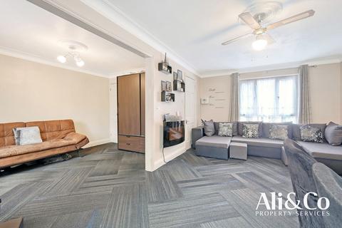 2 Addison Gardens, Grays, RM17 5QU