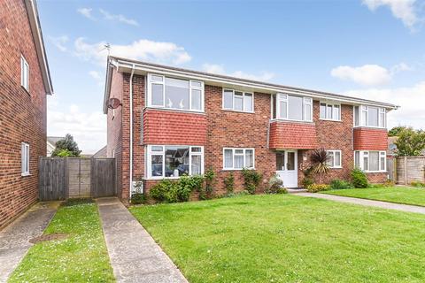 2 bedroom flat for sale, Windsor Drive, West Wittering, Chichester