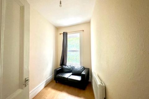2 bedroom flat to rent, New Barnet, Barnet EN5