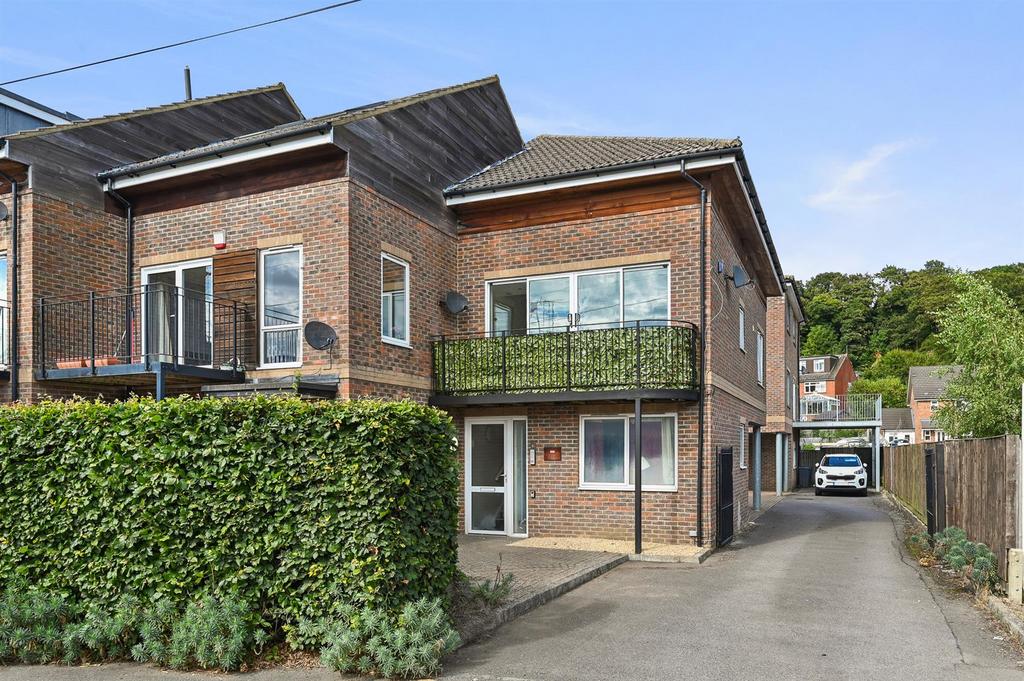 Asheridge Road, Chesham, HP5 1 bed flat £800 pcm (£185 pw)