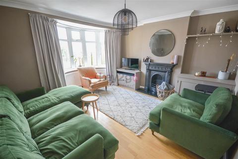 4 bedroom semi-detached house to rent, Mosborough Moor, Mosborough, S20
