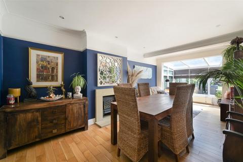 6 Harcourt Field, Wallington, SM6 8BA