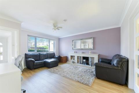 46 North Acre, Banstead, SM7 2EG