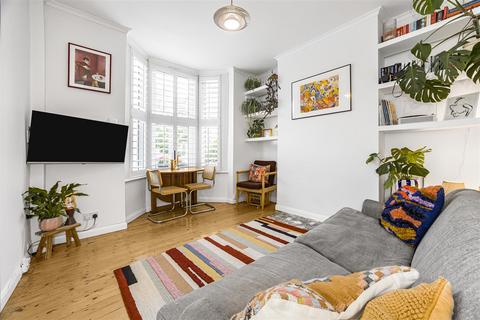 2 bedroom flat for sale, Frith Road, London E11