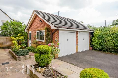 8 Cherryfields, Euxton, Chorley, PR7 6JS