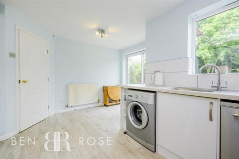 8 Cherryfields, Euxton, Chorley, PR7 6JS