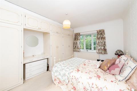 3 bedroom detached house for sale, St. Johns Avenue, Kidderminster