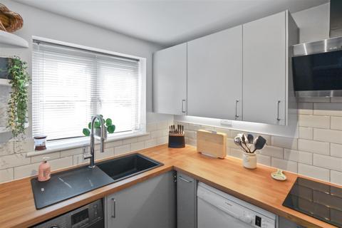 18 Dairy Way, Irthlingborough, Wellingborough, NN9 5TH