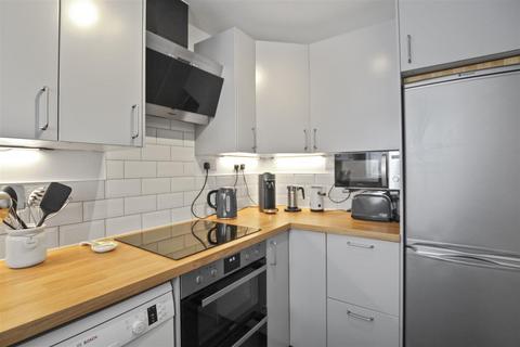 18 Dairy Way, Irthlingborough, Wellingborough, NN9 5TH