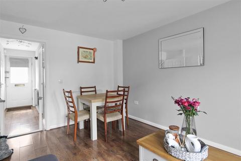 18 Dairy Way, Irthlingborough, Wellingborough, NN9 5TH