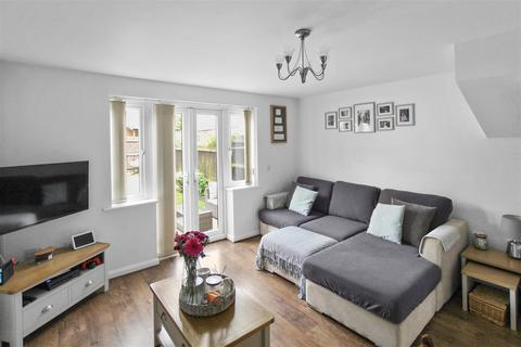18 Dairy Way, Irthlingborough, Wellingborough, NN9 5TH