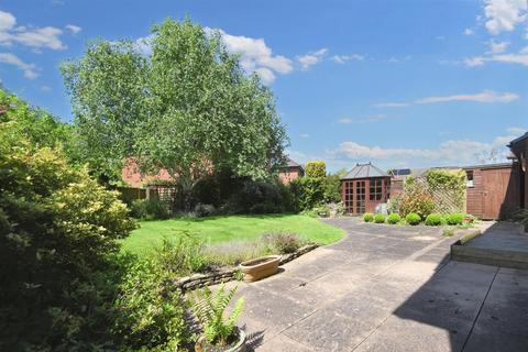 15 Briar Close, Gillingham, SP8 4SS