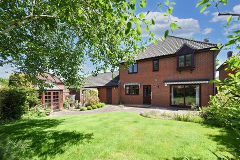 15 Briar Close, Gillingham, SP8 4SS
