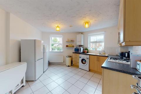 2 bedroom flat to rent, Goldcrest, Uppingham