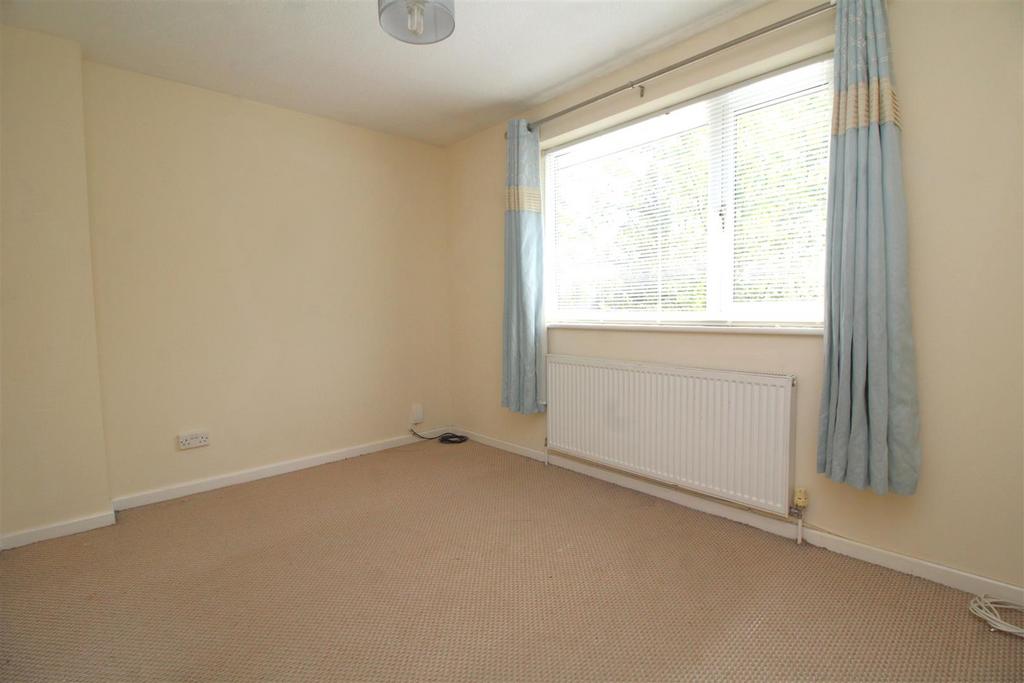 Bedroom 1 .JPG