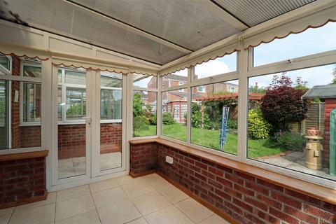 35 Arras Boulevard, Hampton Magna, Warwick, CV35 8TT