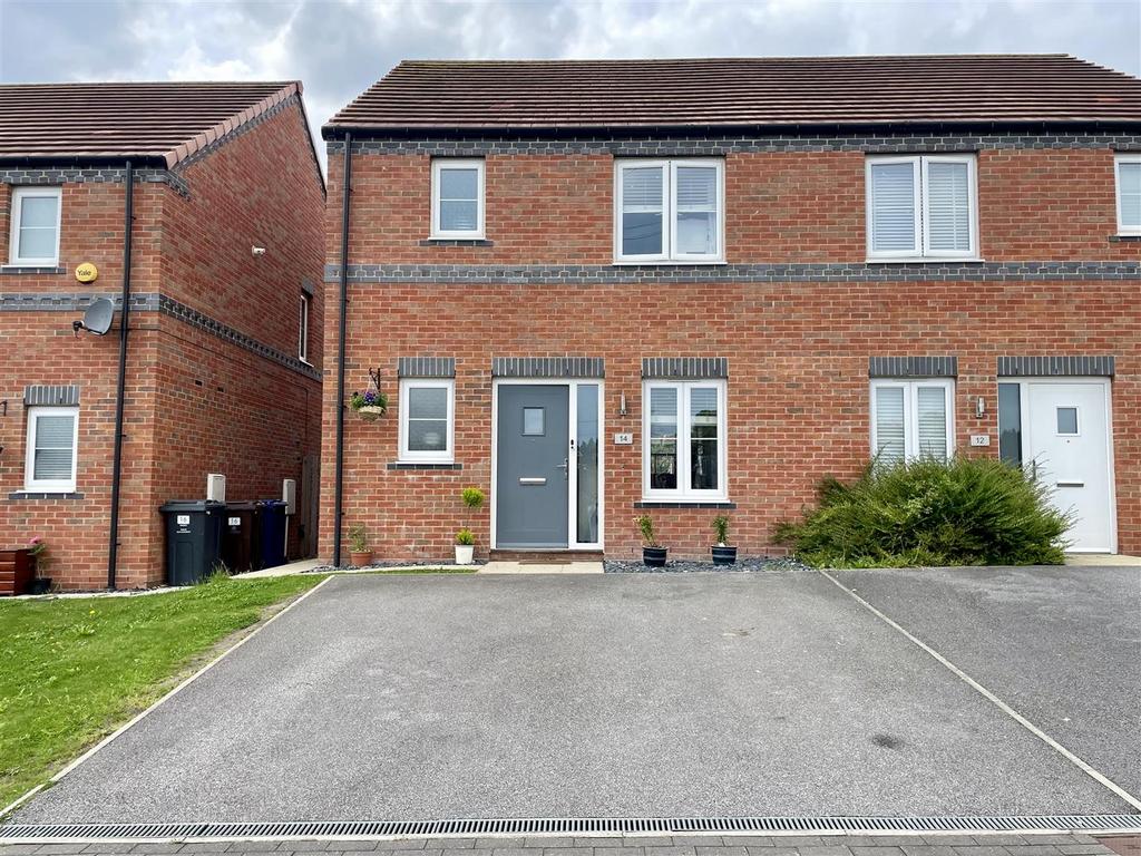 Brattice Way, Mapplewell, Barnsley... 3 bed semidetached house for