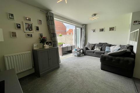 14 Brattice Way, Mapplewell, Barnsley, S75 6GX