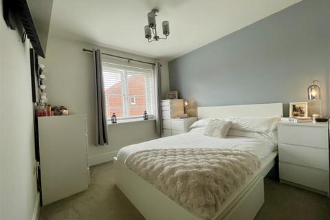 14 Brattice Way, Mapplewell, Barnsley, S75 6GX