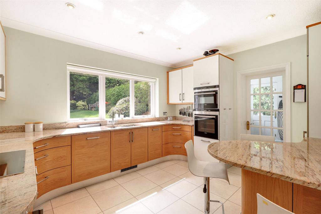 Kitchen/Breakfast Rm