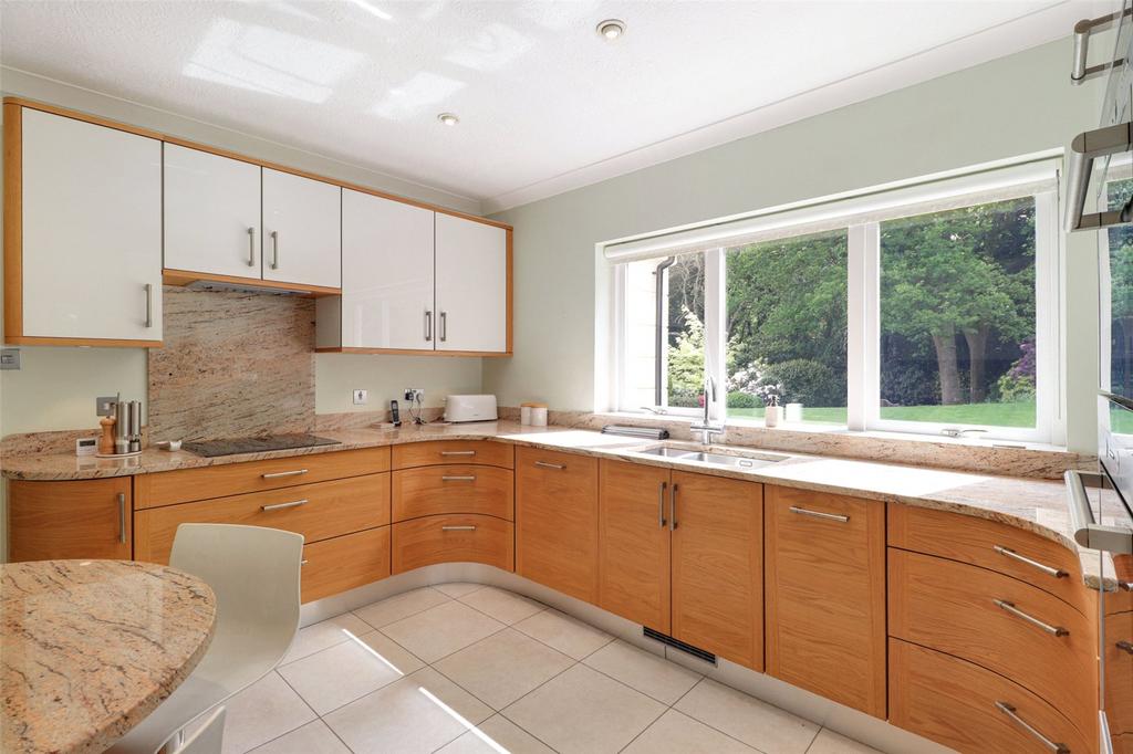 Kitchen/Breakfast Rm