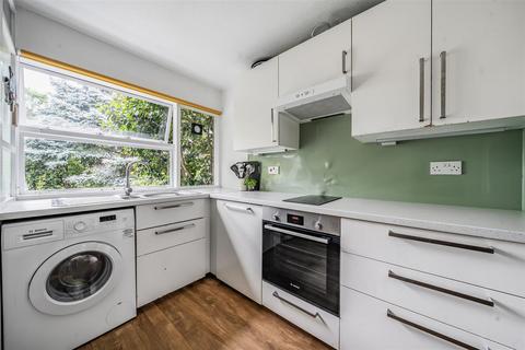 2 bedroom flat to rent, Parkleys, Richmond TW10