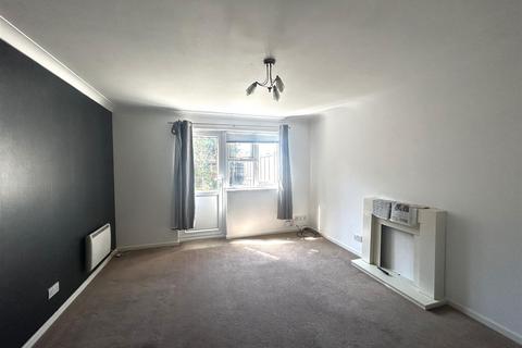 2 bedroom terraced house to rent, Curtiss Gardens, Gosport PO12