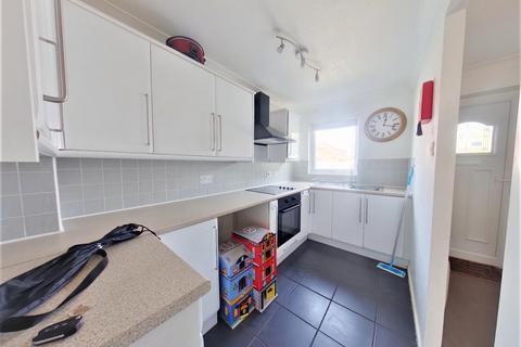 2 bedroom terraced house to rent, Curtiss Gardens, Gosport PO12