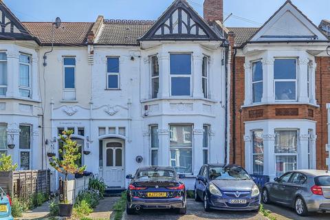 1 bedroom flat for sale, Southchurch Avenue, Southend-on-Sea SS1