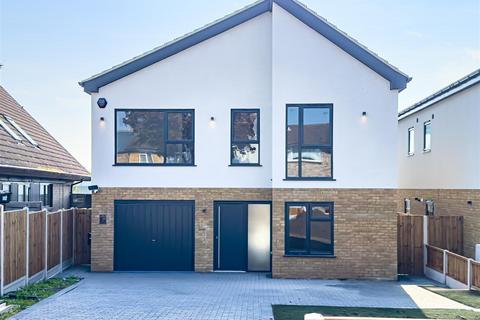 4 bedroom detached house for sale, Ness Road, Shoeburyness SS3