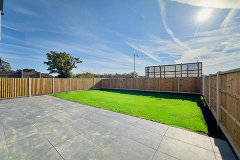 4 bedroom detached house for sale, Ness Road, Shoeburyness SS3