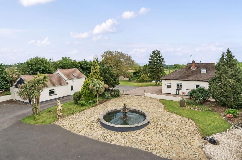 Taunton Road, Lydeard... 4 bed bungalow for sale £950,000