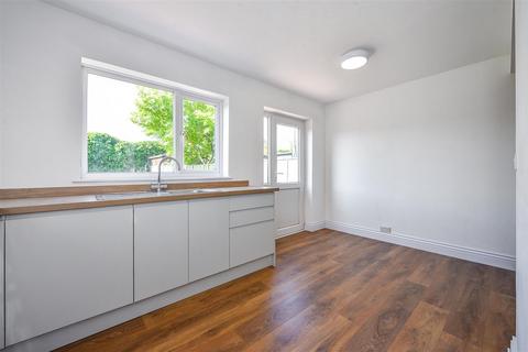 2 bedroom semi-detached house for sale, Ferndale Road, Andover