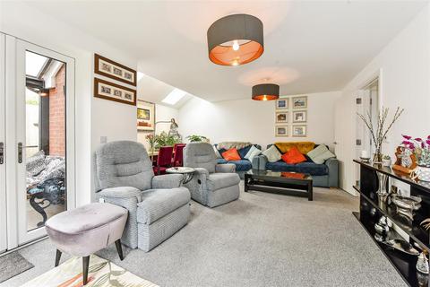 4 bedroom detached house for sale, Picton Road, Andover