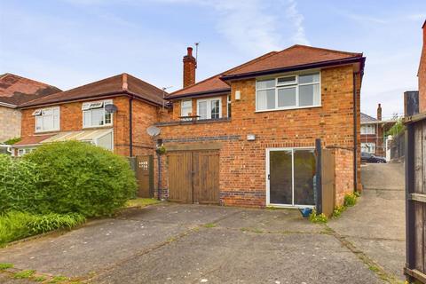 18 Bentley Avenue, Nottingham, NG3 7AX