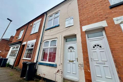 3 bedroom terraced house to rent, Wolverton Road, Leicester