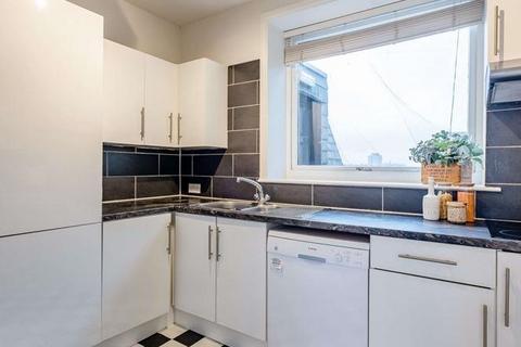 4 bedroom penthouse to rent, Park Road, Strathmore Court, London