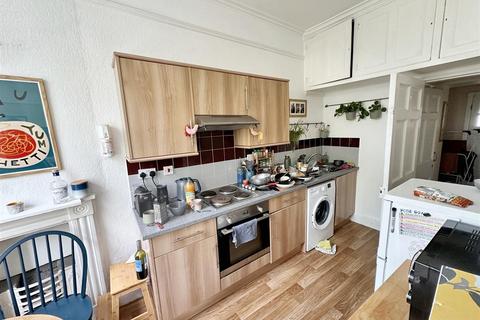1 bedroom flat to rent, Caledonia Place Clifton Bristol